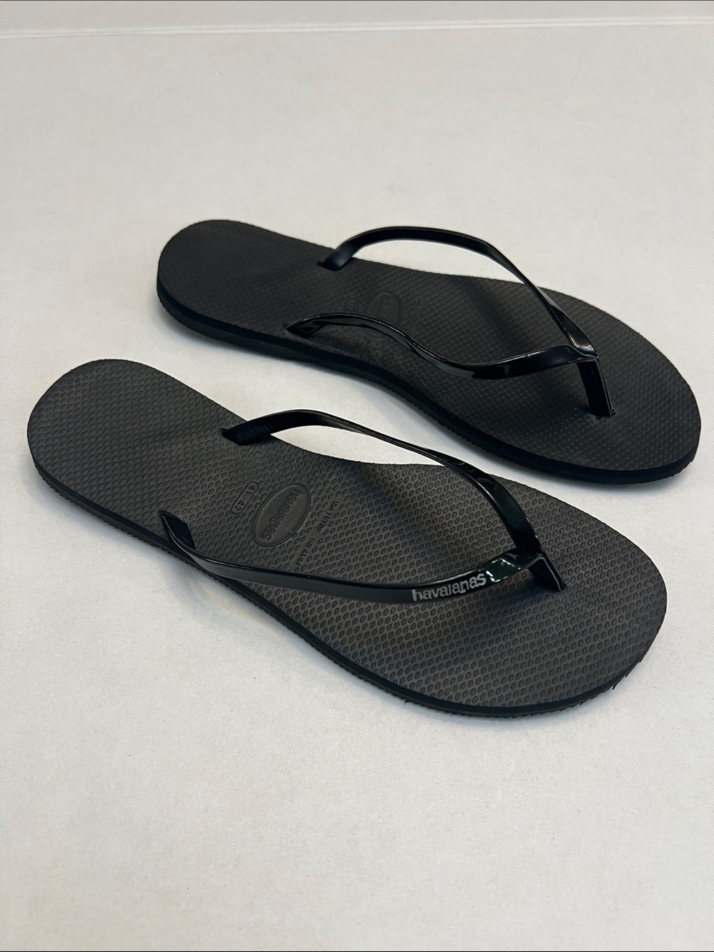 HAVAIANAS BLACK SLIM STRAP FLIP FLOP FLATS SIZE 11/12 WOMENS